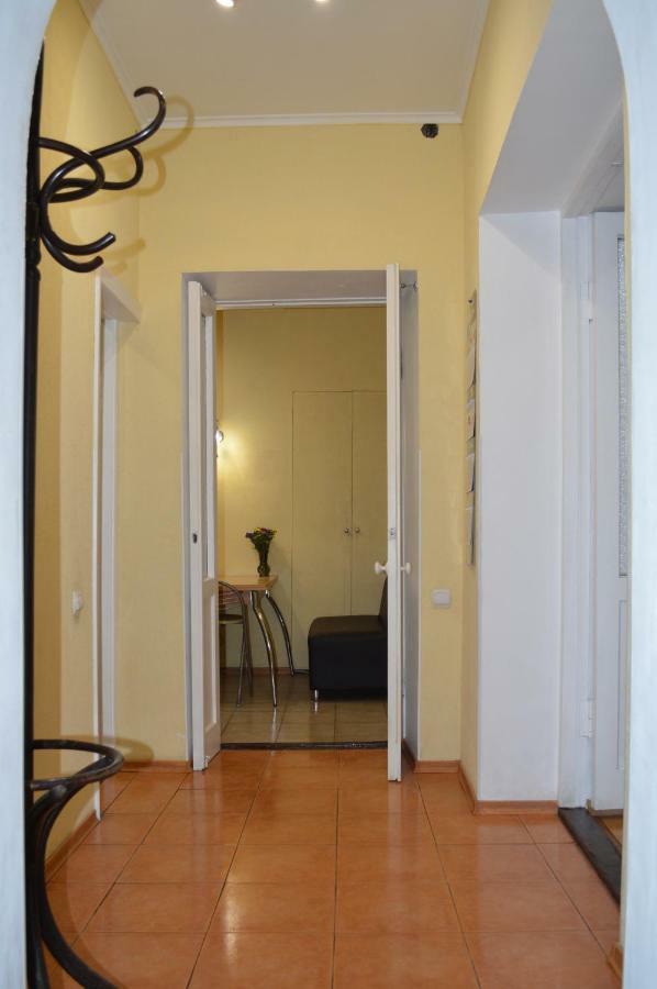 Owl Home Odessa Cozy Spacious Apartment In A Quiet Center Between Deribasovskaya And Privoz Ngoại thất bức ảnh