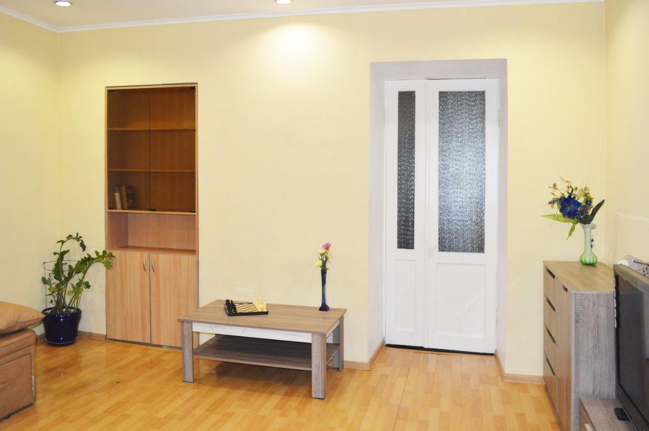 Owl Home Odessa Cozy Spacious Apartment In A Quiet Center Between Deribasovskaya And Privoz Ngoại thất bức ảnh